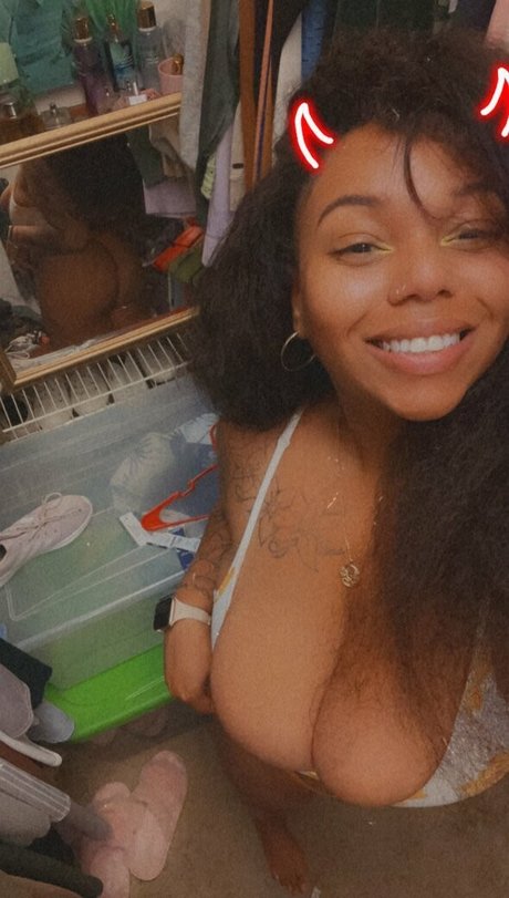 BadGyalGoodLife modèle meilleur archive