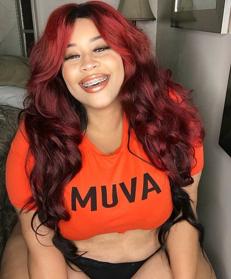 reine de pique onlyfans haute qualité meilleur img