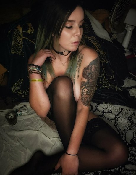 mysteriousmoon star du porno en haute qualité des photos