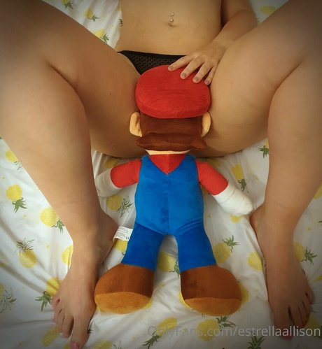 estrellaallison actrice chaude photos