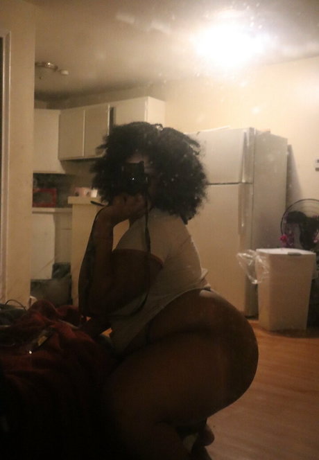 trio à gros seins onlyfans chaud belle image