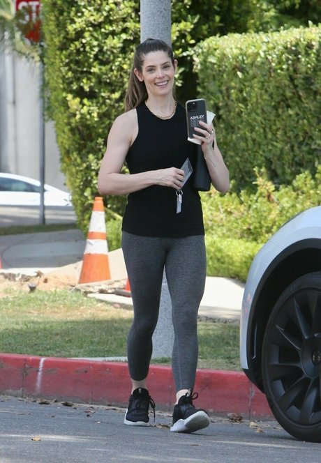 Ashley Greene actrice hd des photos