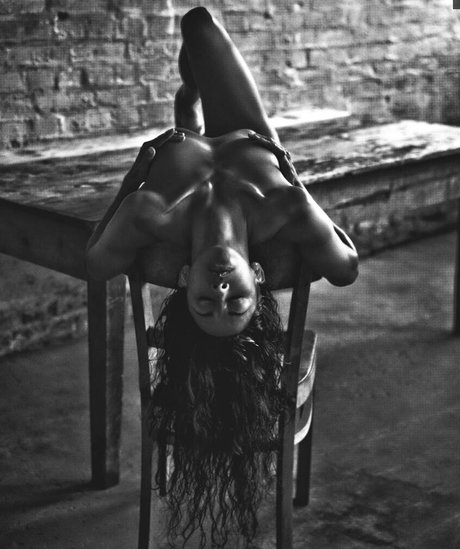 Laetitia Bouffard Roupe star exclusive photos