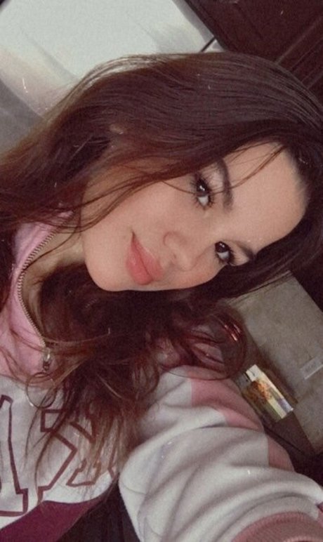 grands fans de milf uniquement haut nu images