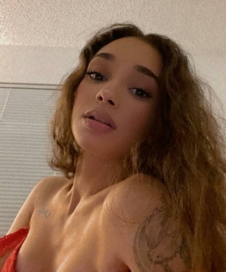 alyssaleaasmr modèle xxx des photos