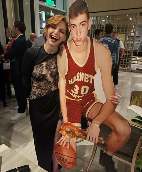 fille courbée dà côté onlyfans belle hd collection