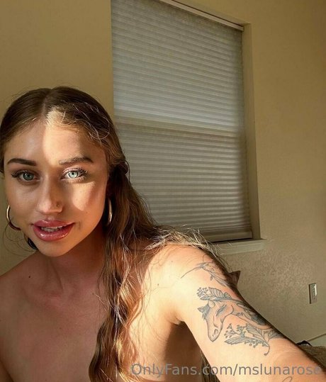 Mslunarose star du porno nue photo