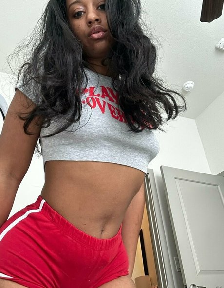 brunette onlyfans sexy gratuit image