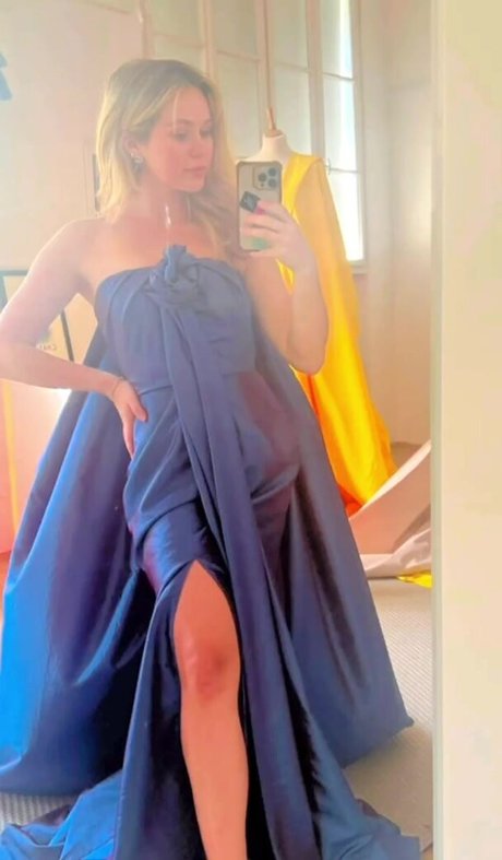 Brec Bassinger étoile exclusive des photos