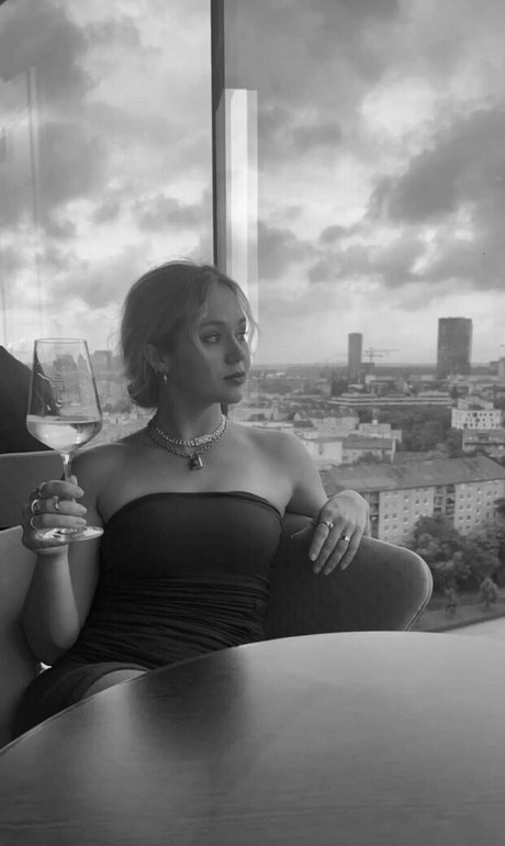 Brec Bassinger actrice xxx photos