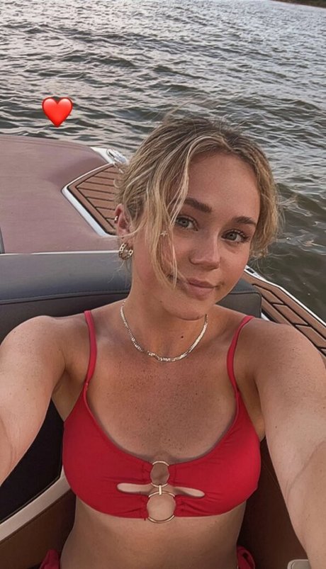 Brec Bassinger meilleur modèle archive