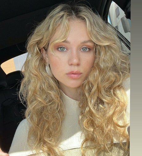 Brec Bassinger actrice de grande qualité galeries