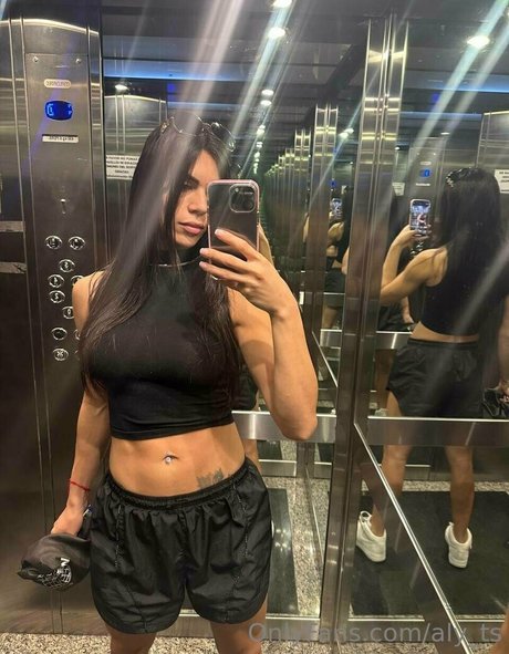 lingerie milf uniquementfans hd sympa des photos