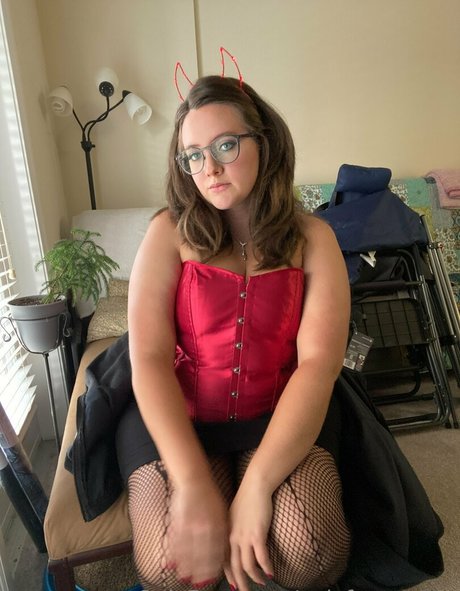 onlyfromsaraa belle actrice image