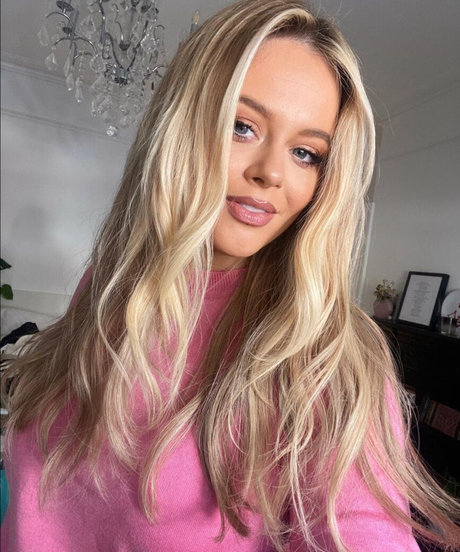 Emily Atack modèle chaud des photos