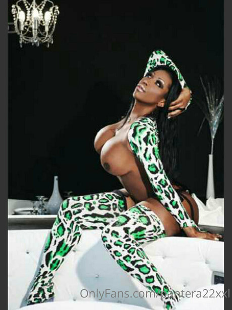 déshabillage onlyfans top jolie collection