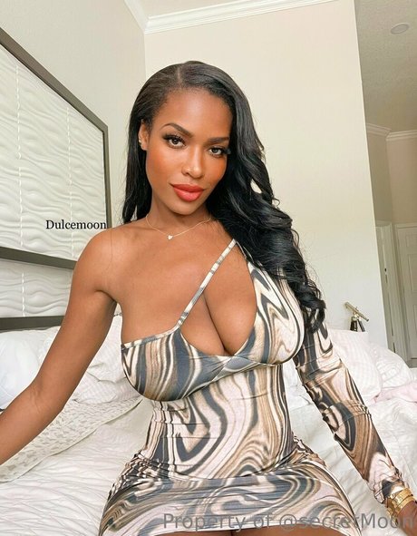 dulcemoonfree sexe star photo