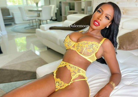 dulcemoonfree sexe star photo