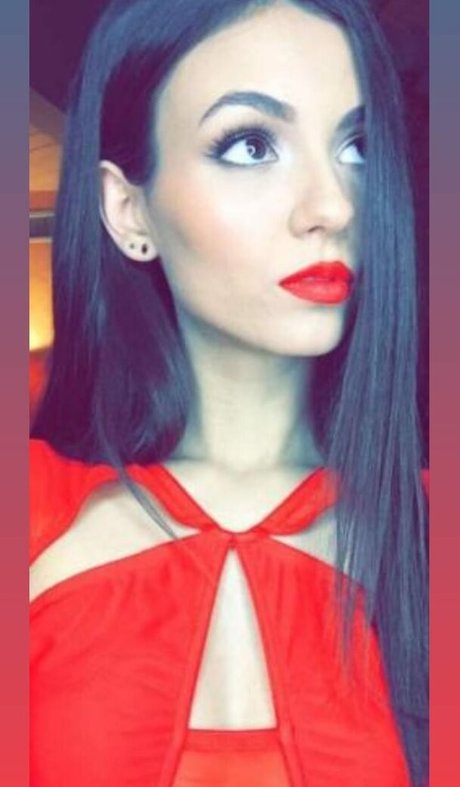 lingerie blanche onlyfans nus gratuits img