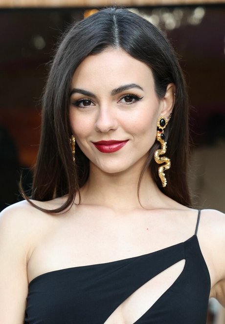 infirmière brune onlyfans érotique img