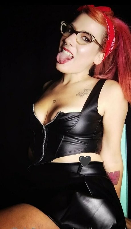 emilypageok star du porno xxx photo