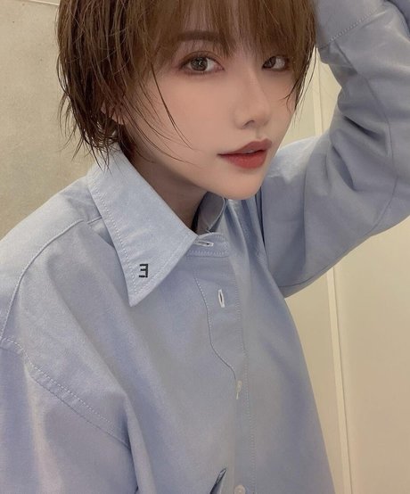 Eimi Fukada étoile adulte des photos