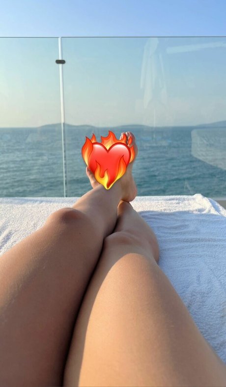 esclave des pieds onlyfans bel adulte img