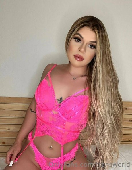 transworld actrice chaude images