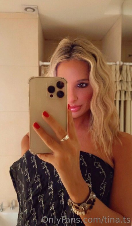 lesbiennes aux gros seins onlyfans bel adulte img