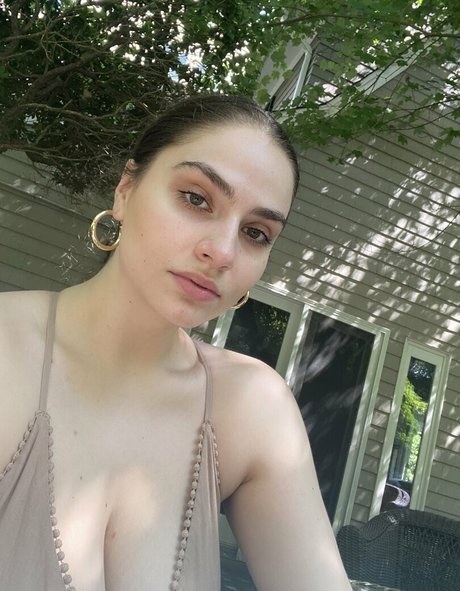 Elisabeth Marchini star du porno xxx galeries