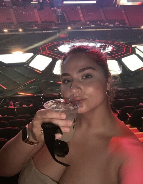 Elisabeth Marchini star du porno collection