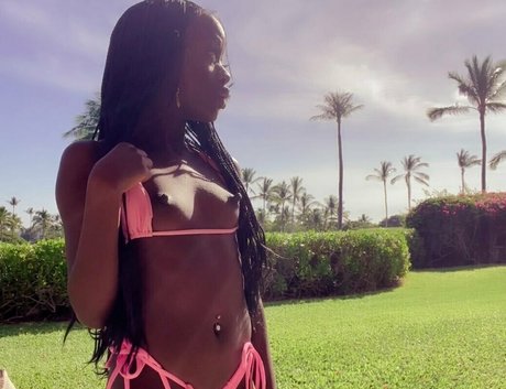 pawg ébène uniquementfans bien chaud image