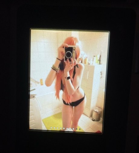 Spicywolfy_ art star du porno des photos