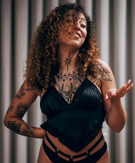 Edin Kary actrice porno images