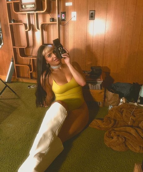 Steph De Lander modèle chaud collection