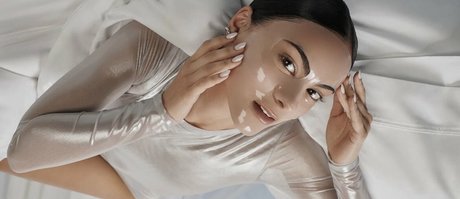 Camila Mendes étoile érotique photos