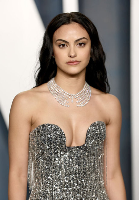 Camila Mendes belle star du porno photo