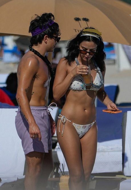 Camila Mendes nus de stars du porno galerie