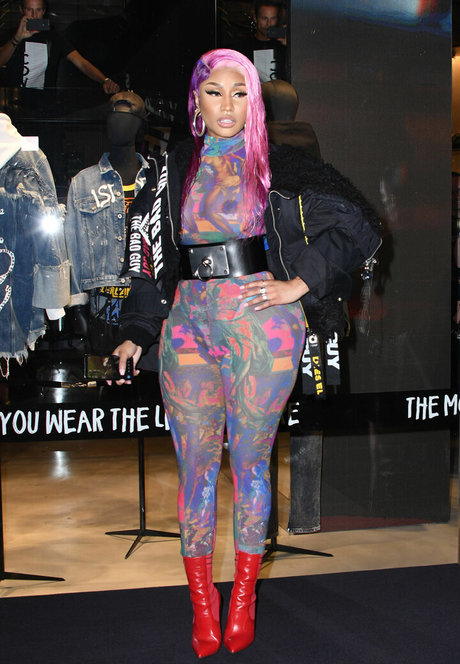 fans de chatte blanche uniquement assez nue img