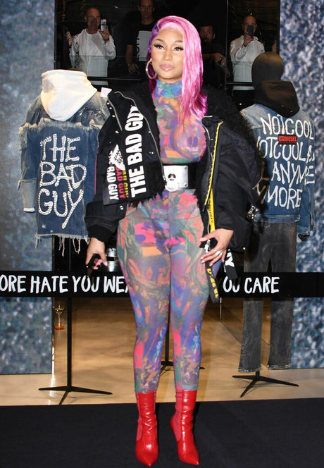 Nicki Minaj modèle sexy img