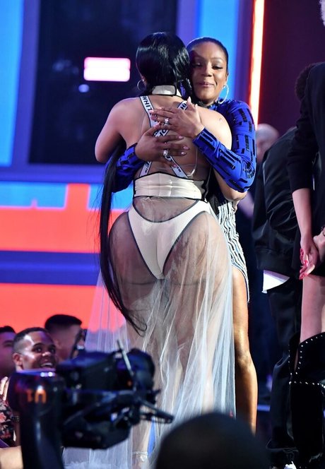 Nicki Minaj étoile sexy images