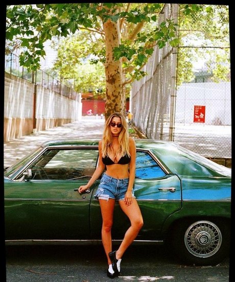 Lindsey Kevitch actrice artistique photos