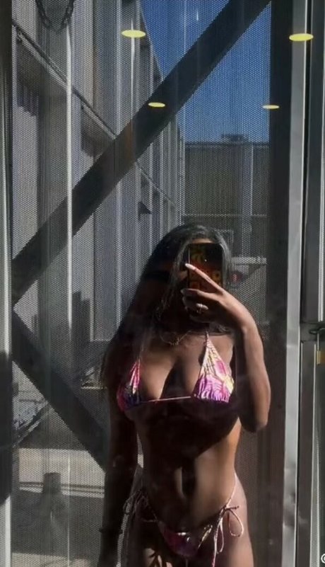 Majormommyissues modèle sexy photo