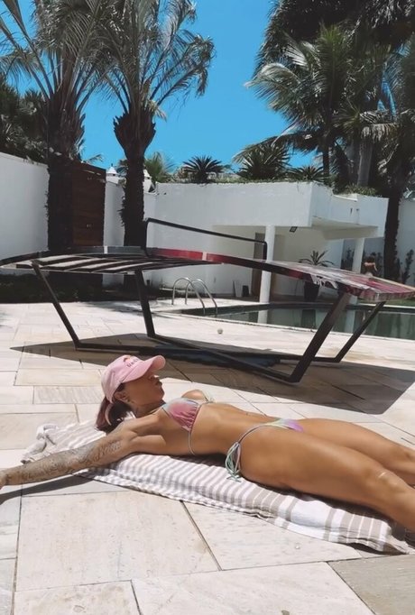 Leticia Bufoni nus de stars du porno img