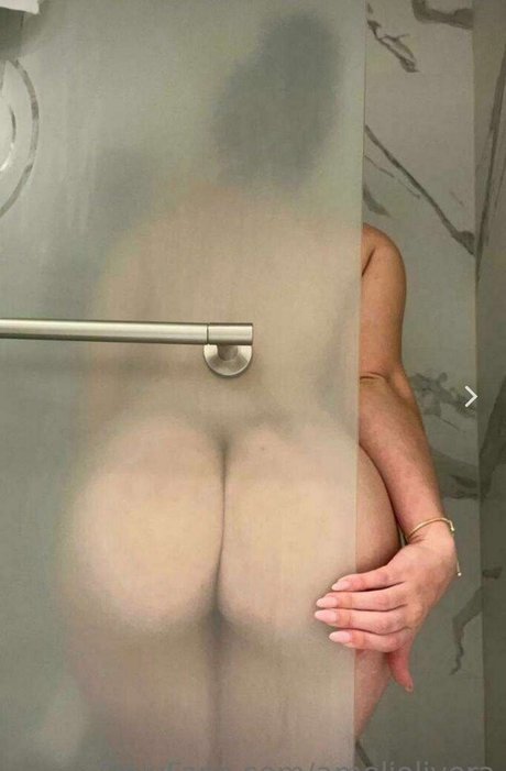 Ameli Olivera modèle nu photo