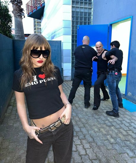 Victoria De Angelis étoile parfaite galerie