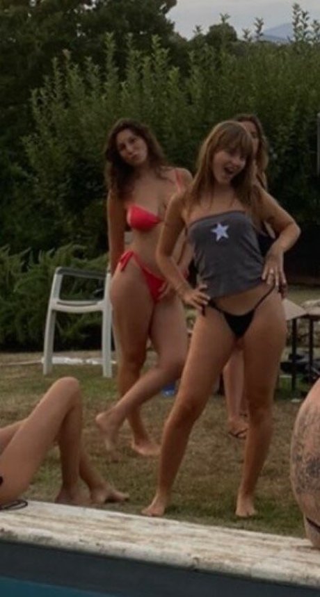 Victoria De Angelis étoile hd img