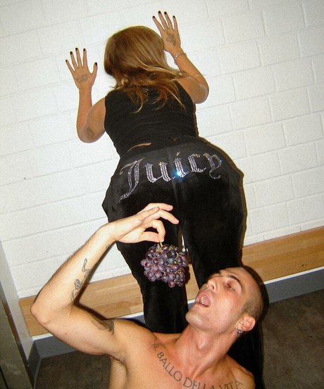 Victoria De Angelis haut de star du porno image