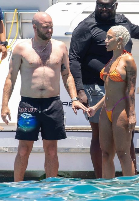 gangbang uniquement pour les fans haut nu photo