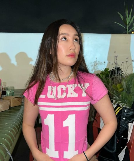 pom-pom girl asiatique onlyfans parfait chaud image